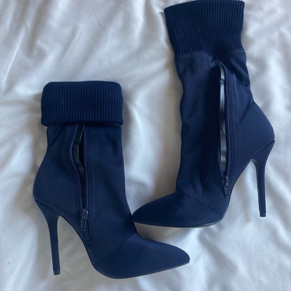 Women's Navy Pointed-Toe Stiletto Ankle Boots